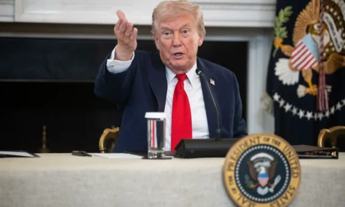 Israel e Hamas assinam primeira fase do Plano de Paz para Gaza