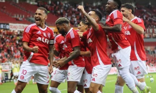 Inter goleia o Cruzeiro e entra na briga pelo título