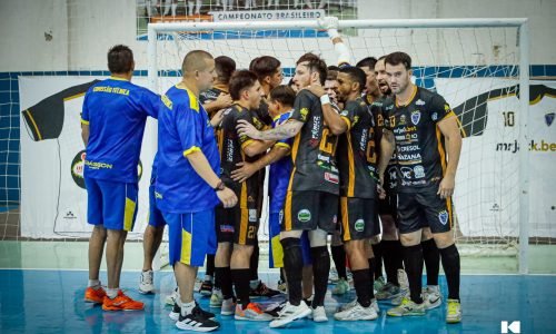 SER Santiago vence e fica perto do título
