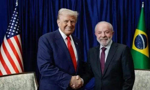 Lula cobra retirada de tarifas em longa ligação com Trump, mas saída ainda é incerta