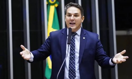 Oposição pressiona Motta e pede votação imediata de PECs que limitam poderes do STF