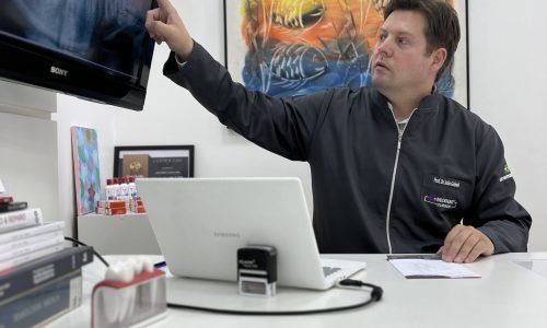 Implantes dentários com resultado rápido e seguro? Com o Dr. João Gabriel, é possível!